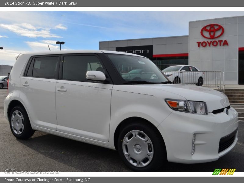 Super White / Dark Gray 2014 Scion xB