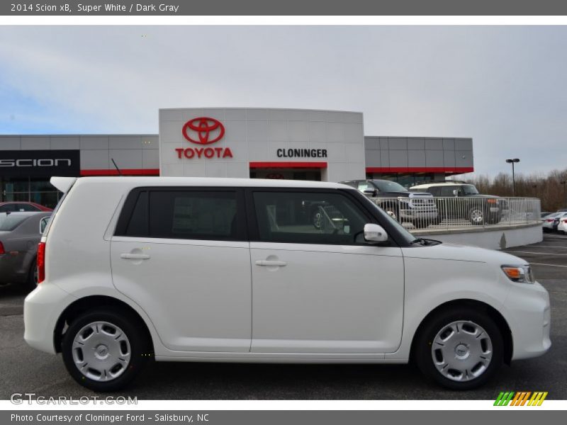 Super White / Dark Gray 2014 Scion xB
