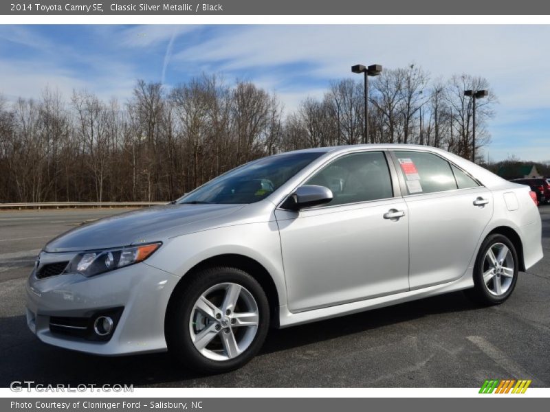 Classic Silver Metallic / Black 2014 Toyota Camry SE