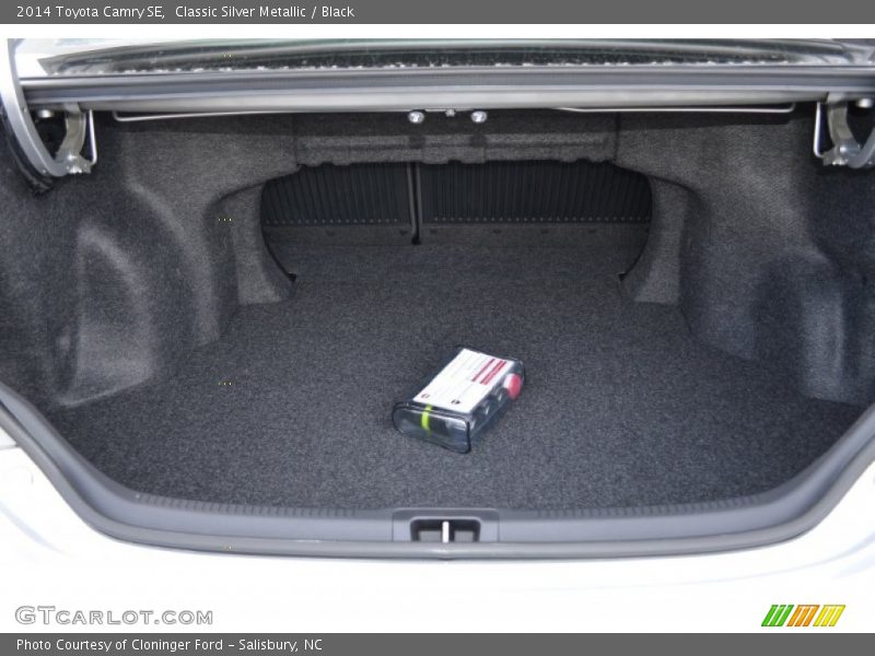Classic Silver Metallic / Black 2014 Toyota Camry SE