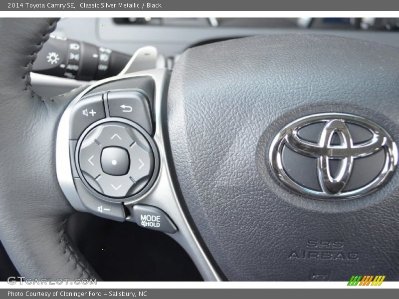 Classic Silver Metallic / Black 2014 Toyota Camry SE