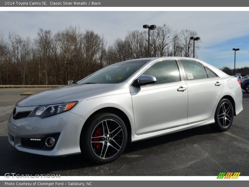 Classic Silver Metallic / Black 2014 Toyota Camry SE