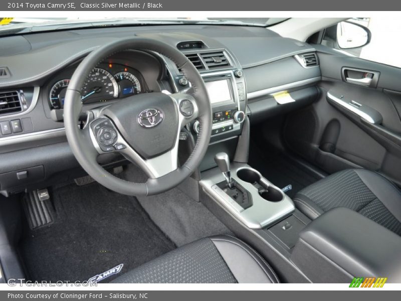 Classic Silver Metallic / Black 2014 Toyota Camry SE