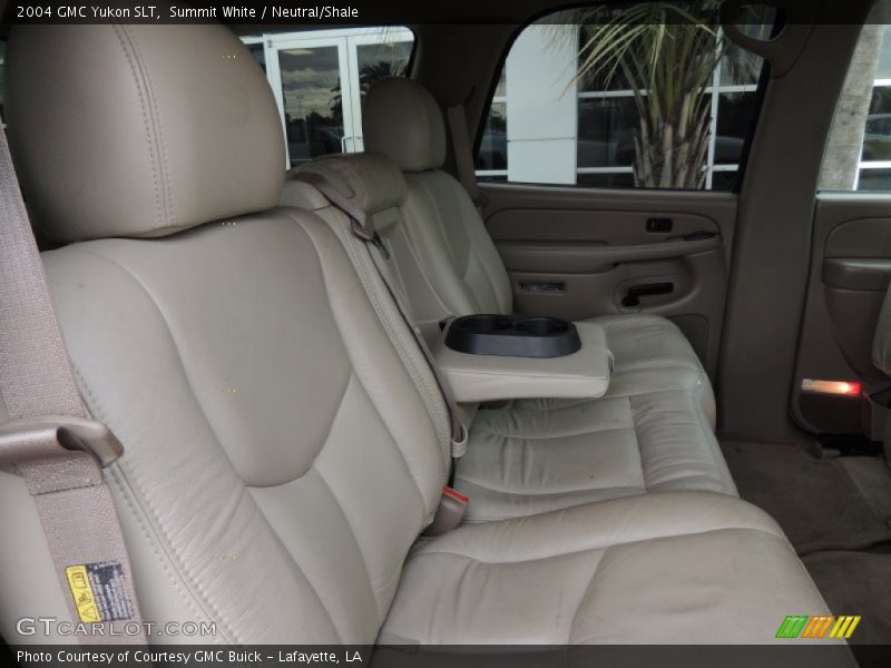 Summit White / Neutral/Shale 2004 GMC Yukon SLT