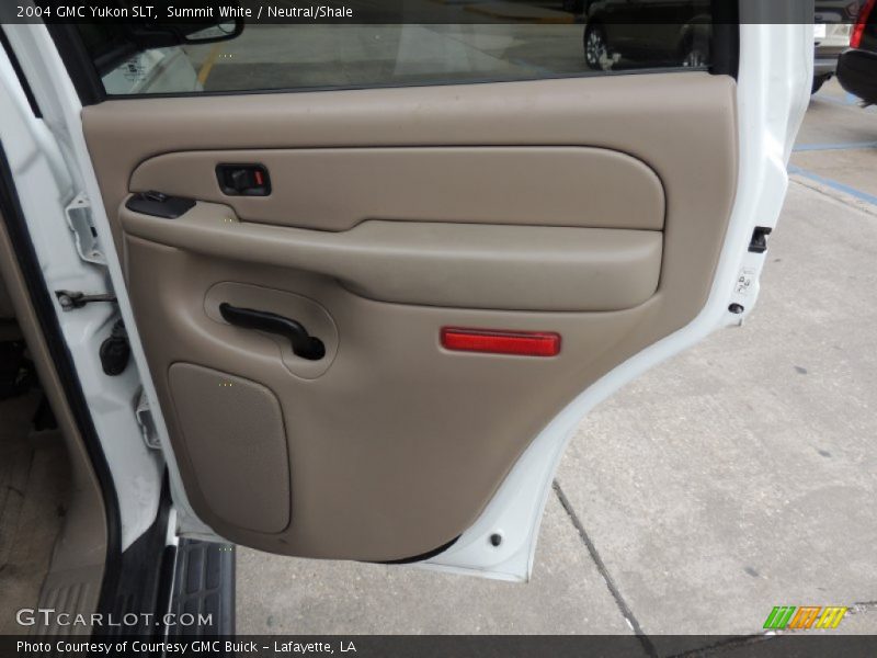 Summit White / Neutral/Shale 2004 GMC Yukon SLT