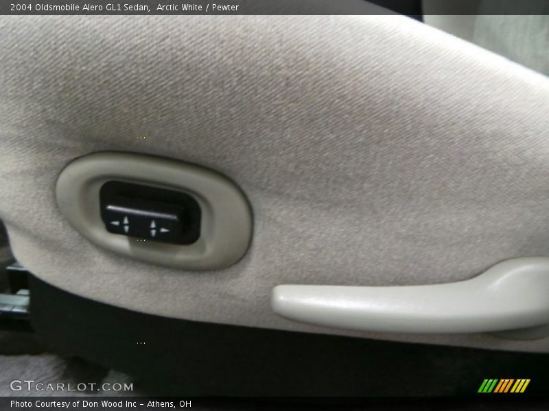 Arctic White / Pewter 2004 Oldsmobile Alero GL1 Sedan