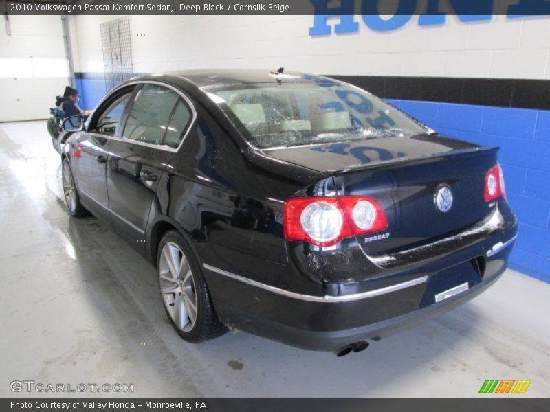 Deep Black / Cornsilk Beige 2010 Volkswagen Passat Komfort Sedan