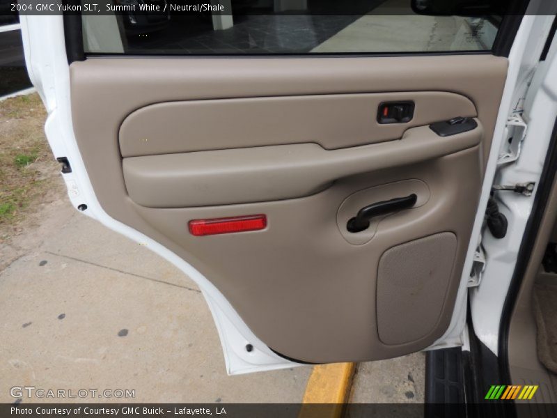 Summit White / Neutral/Shale 2004 GMC Yukon SLT