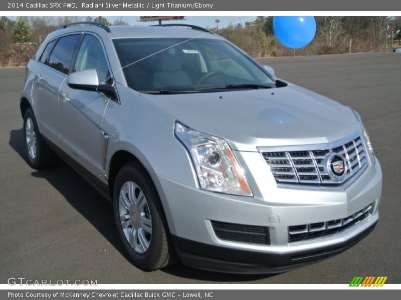 Front 3/4 View of 2014 SRX FWD