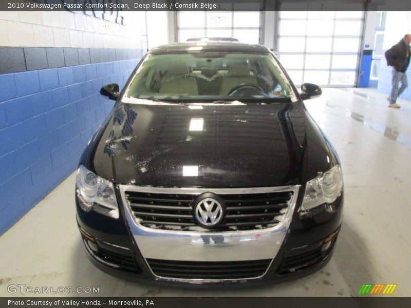 Deep Black / Cornsilk Beige 2010 Volkswagen Passat Komfort Sedan