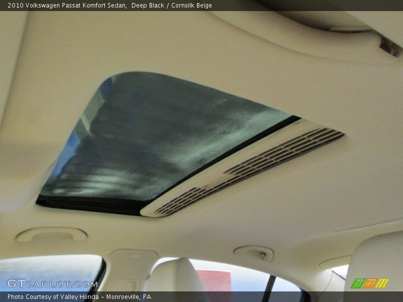 Deep Black / Cornsilk Beige 2010 Volkswagen Passat Komfort Sedan