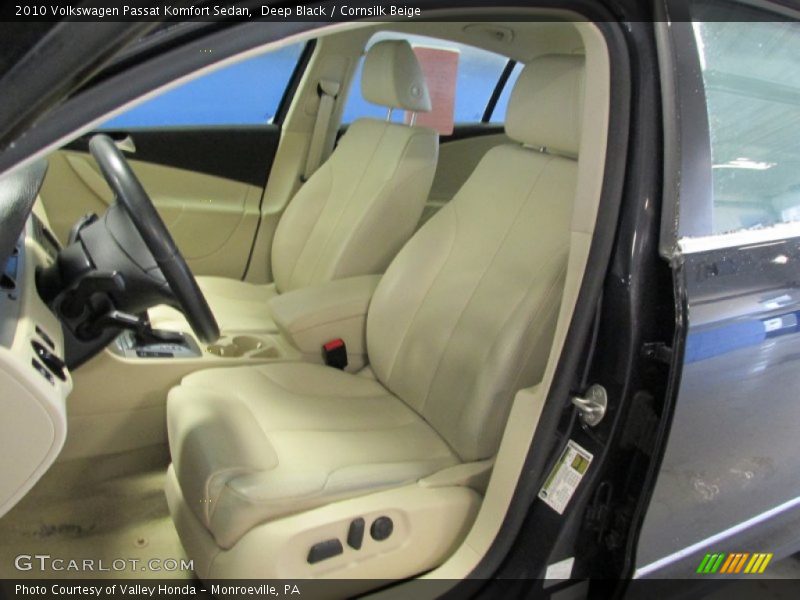Deep Black / Cornsilk Beige 2010 Volkswagen Passat Komfort Sedan