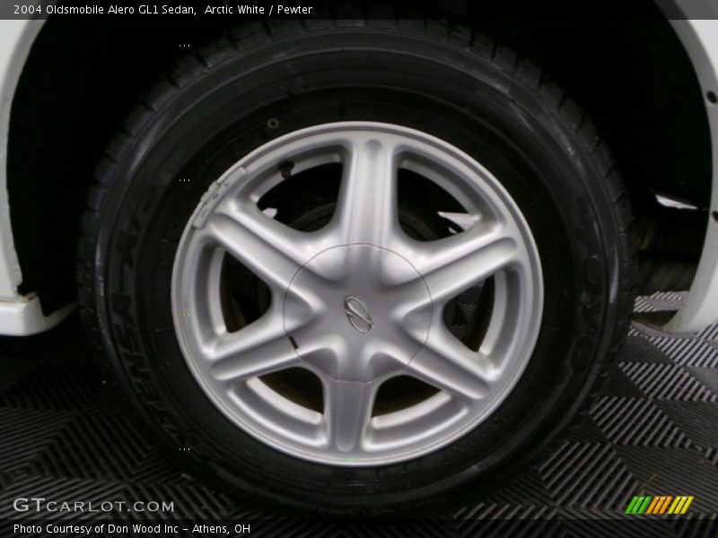 Arctic White / Pewter 2004 Oldsmobile Alero GL1 Sedan