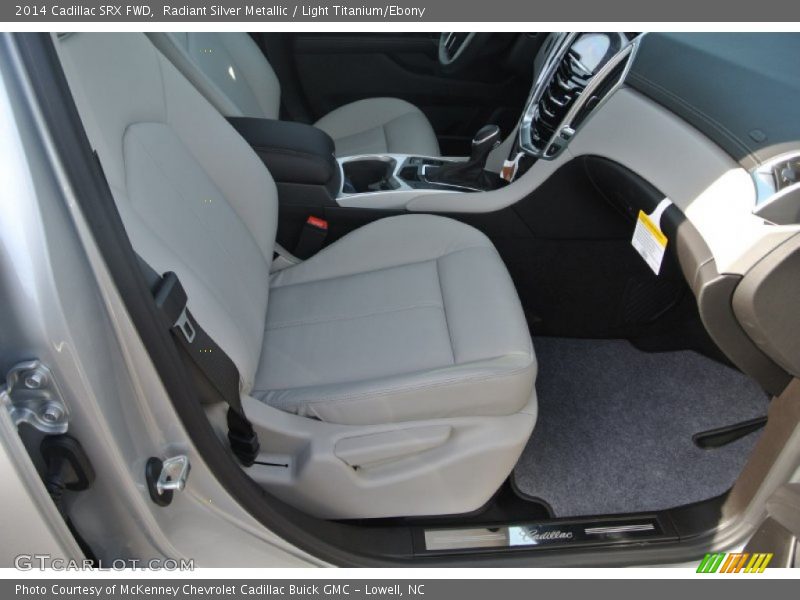 Radiant Silver Metallic / Light Titanium/Ebony 2014 Cadillac SRX FWD