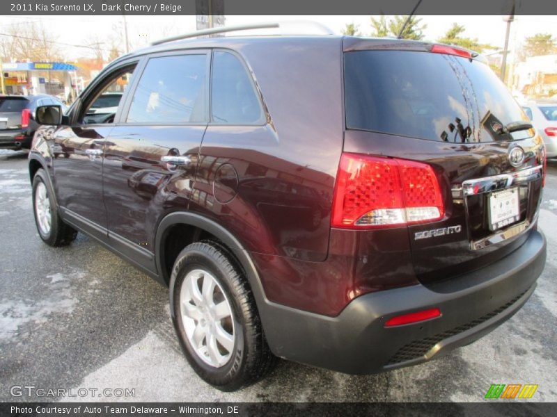 Dark Cherry / Beige 2011 Kia Sorento LX