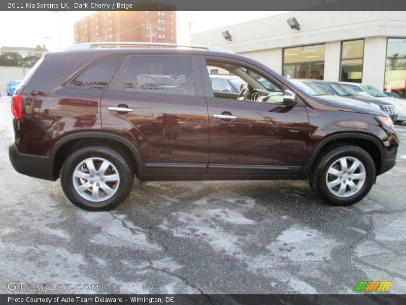 Dark Cherry / Beige 2011 Kia Sorento LX