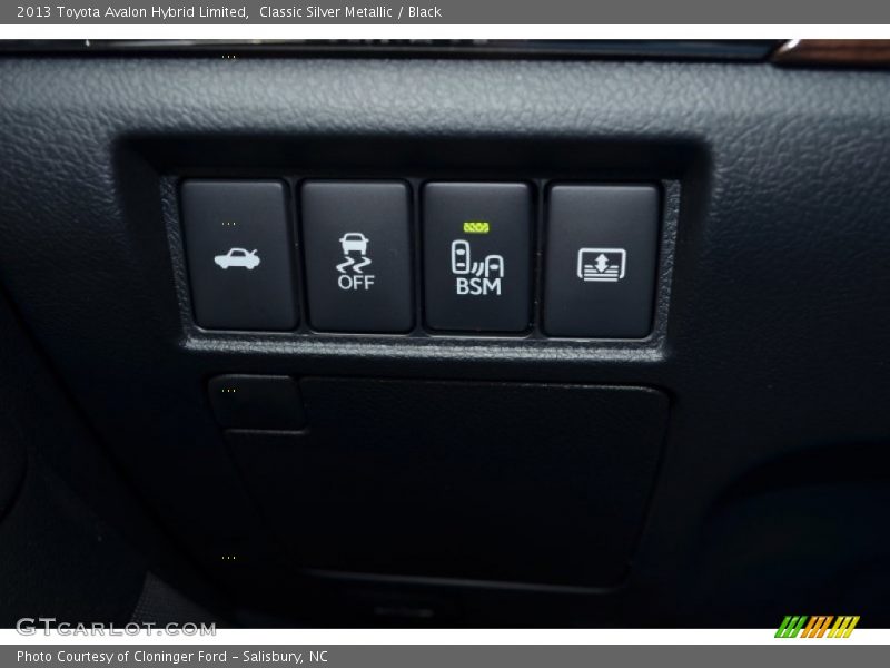 Classic Silver Metallic / Black 2013 Toyota Avalon Hybrid Limited