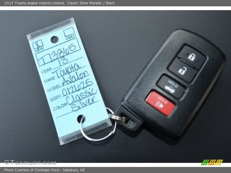 Classic Silver Metallic / Black 2013 Toyota Avalon Hybrid Limited
