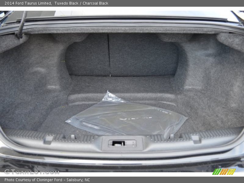 Tuxedo Black / Charcoal Black 2014 Ford Taurus Limited