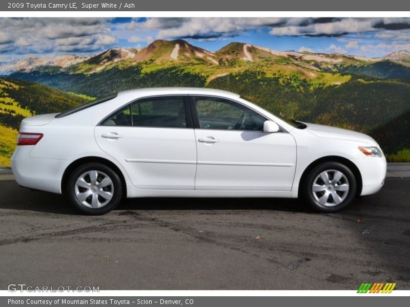 Super White / Ash 2009 Toyota Camry LE