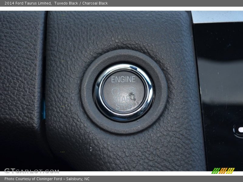 Tuxedo Black / Charcoal Black 2014 Ford Taurus Limited
