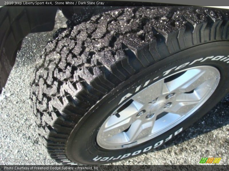Stone White / Dark Slate Gray 2010 Jeep Liberty Sport 4x4