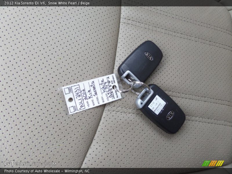 Snow White Pearl / Beige 2012 Kia Sorento EX V6
