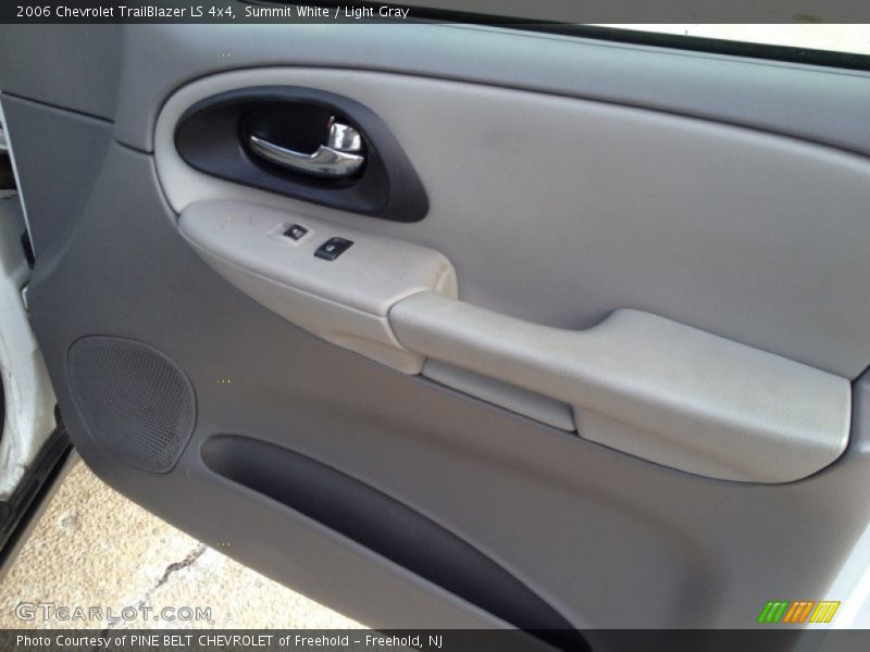 Summit White / Light Gray 2006 Chevrolet TrailBlazer LS 4x4