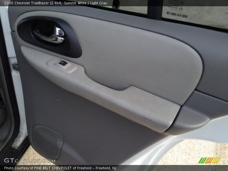 Summit White / Light Gray 2006 Chevrolet TrailBlazer LS 4x4
