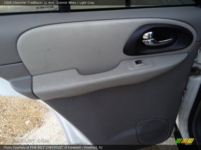 Summit White / Light Gray 2006 Chevrolet TrailBlazer LS 4x4