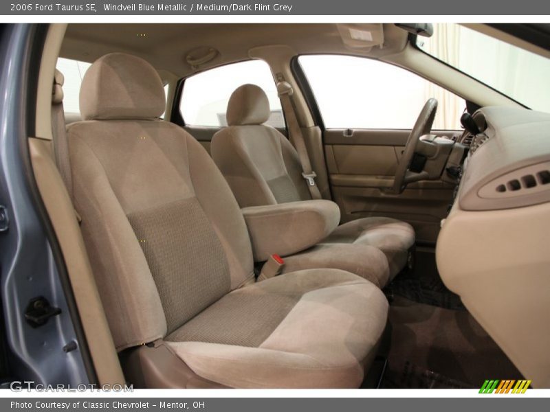 Front Seat of 2006 Taurus SE