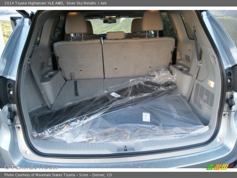 Silver Sky Metallic / Ash 2014 Toyota Highlander XLE AWD