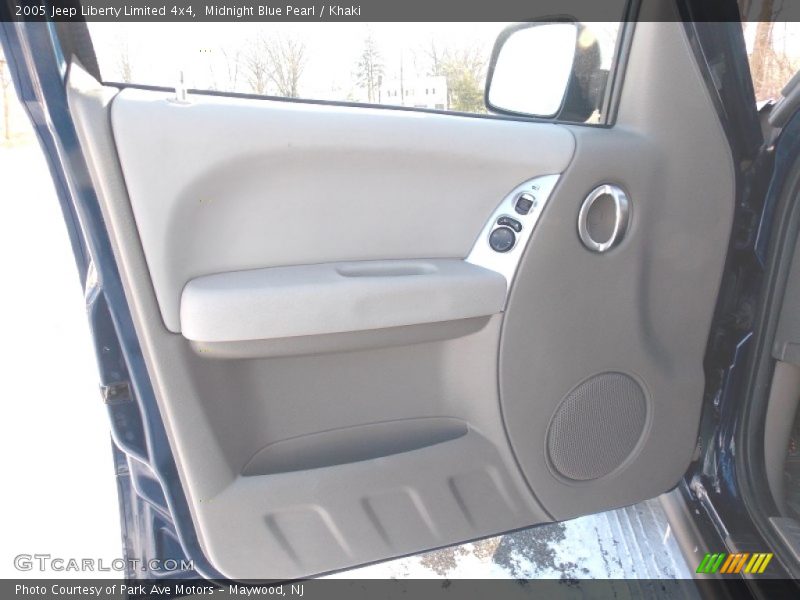 Midnight Blue Pearl / Khaki 2005 Jeep Liberty Limited 4x4