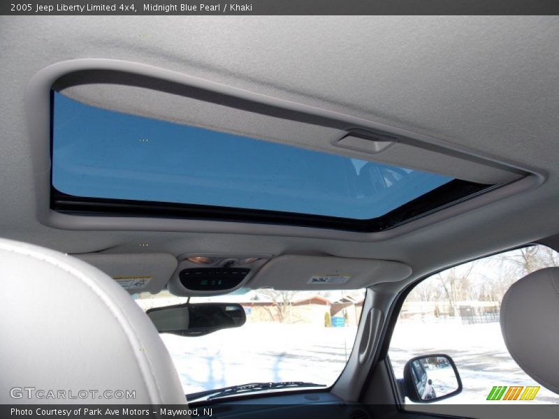 Midnight Blue Pearl / Khaki 2005 Jeep Liberty Limited 4x4