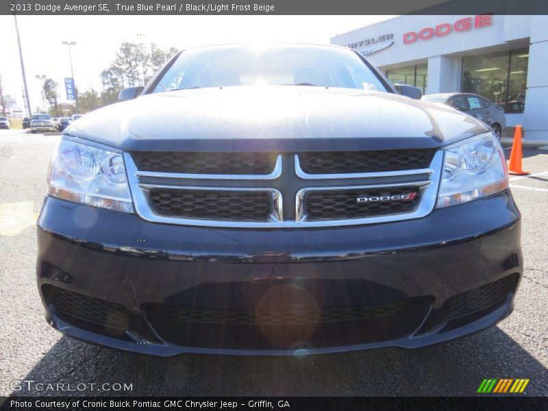 True Blue Pearl / Black/Light Frost Beige 2013 Dodge Avenger SE