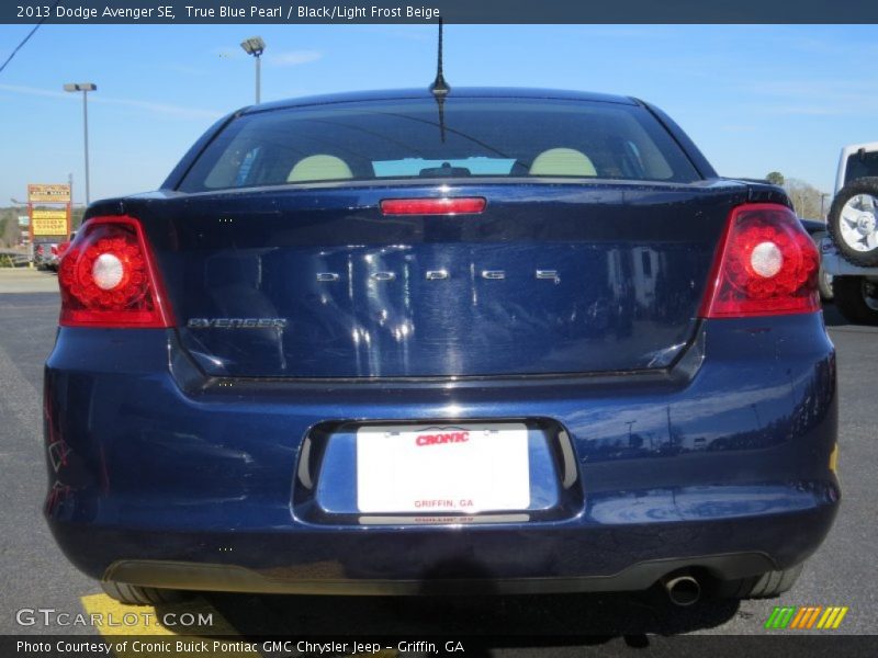 True Blue Pearl / Black/Light Frost Beige 2013 Dodge Avenger SE