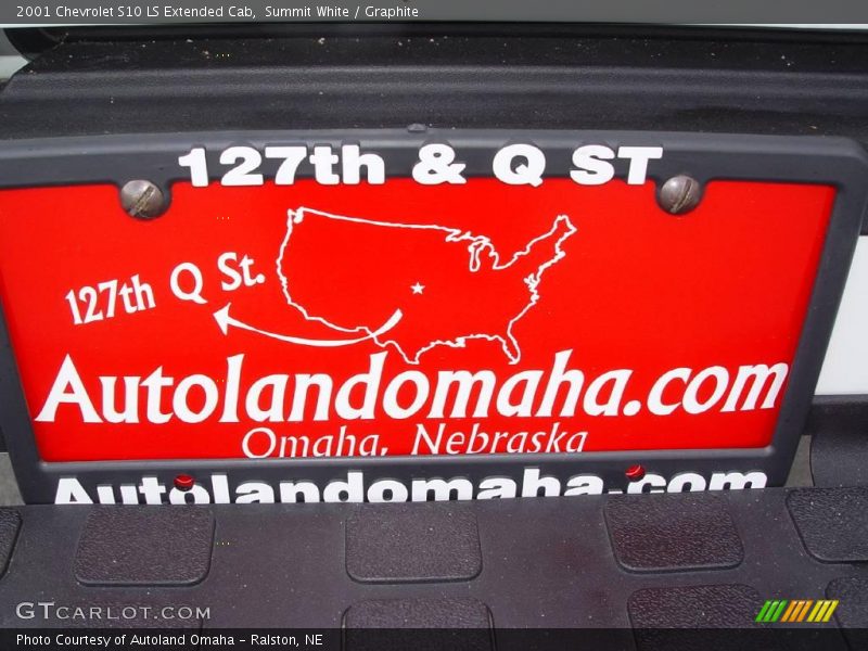 Summit White / Graphite 2001 Chevrolet S10 LS Extended Cab