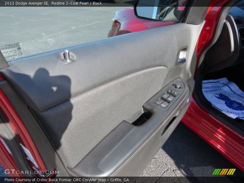 Redline 2-Coat Pearl / Black 2013 Dodge Avenger SE
