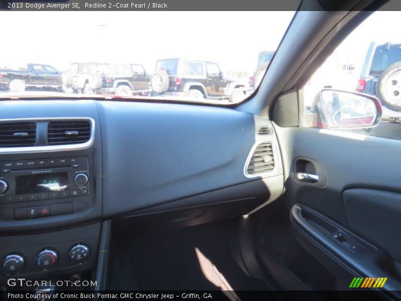 Redline 2-Coat Pearl / Black 2013 Dodge Avenger SE