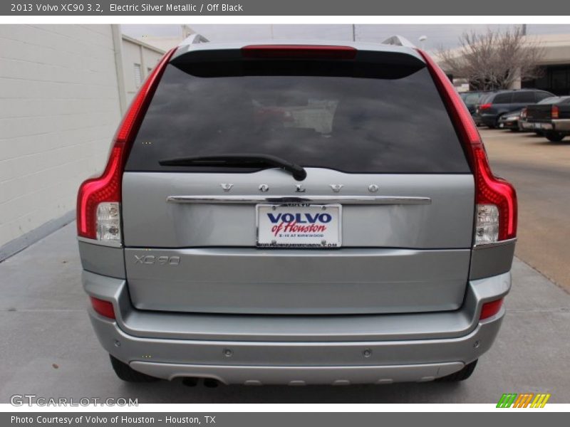 Electric Silver Metallic / Off Black 2013 Volvo XC90 3.2