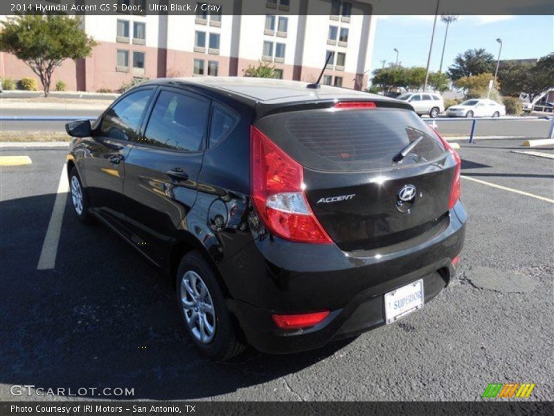 Ultra Black / Gray 2014 Hyundai Accent GS 5 Door