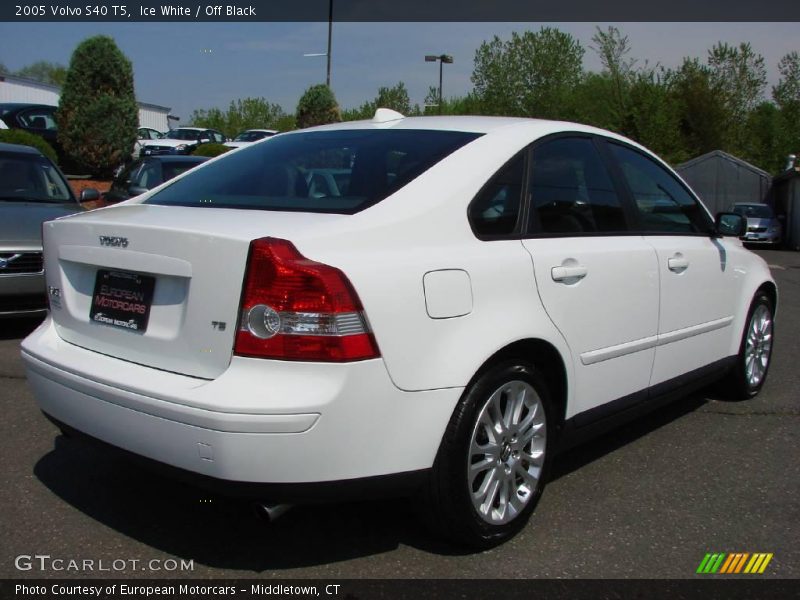 Ice White / Off Black 2005 Volvo S40 T5