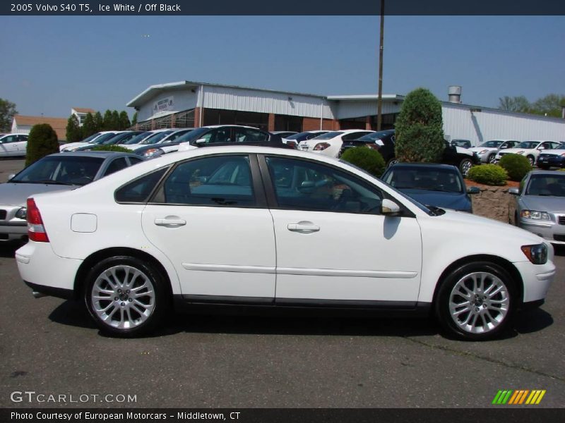 Ice White / Off Black 2005 Volvo S40 T5