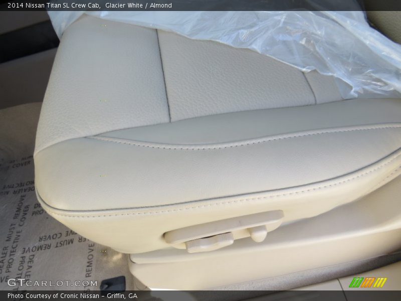 Glacier White / Almond 2014 Nissan Titan SL Crew Cab