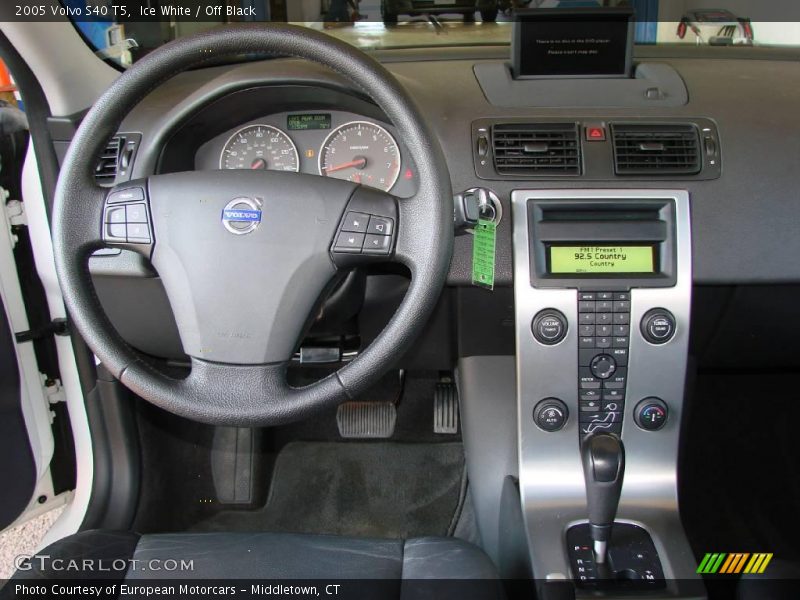 Ice White / Off Black 2005 Volvo S40 T5