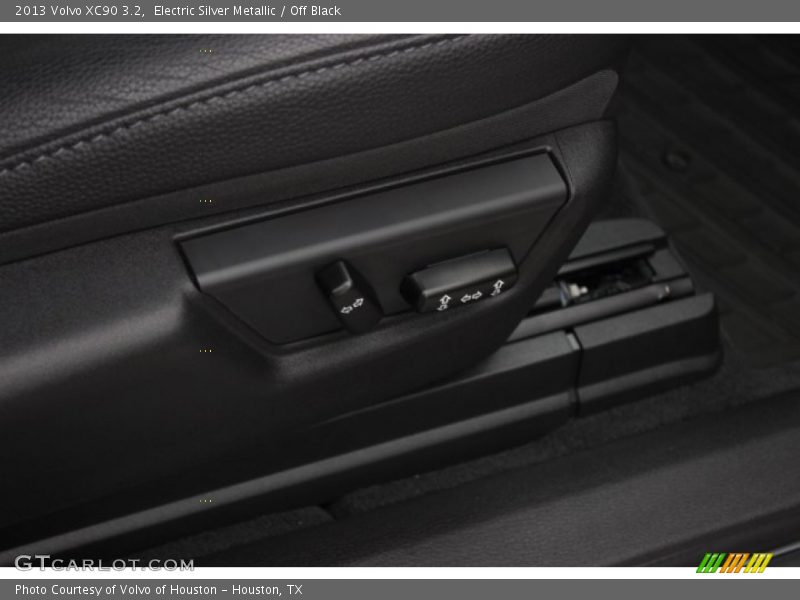 Electric Silver Metallic / Off Black 2013 Volvo XC90 3.2