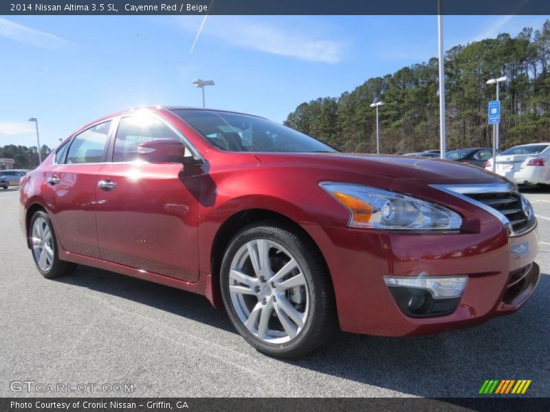 Front 3/4 View of 2014 Altima 3.5 SL