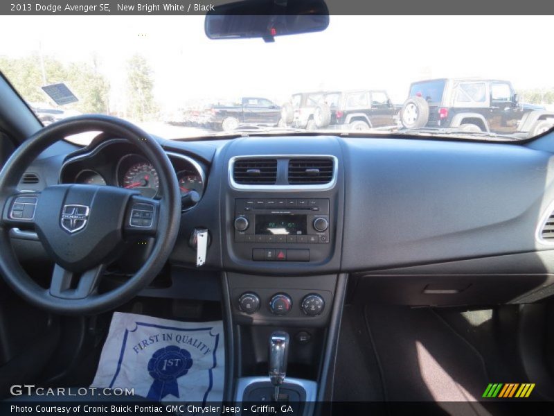 New Bright White / Black 2013 Dodge Avenger SE