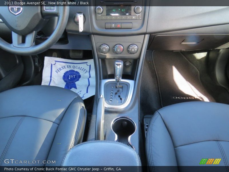 New Bright White / Black 2013 Dodge Avenger SE
