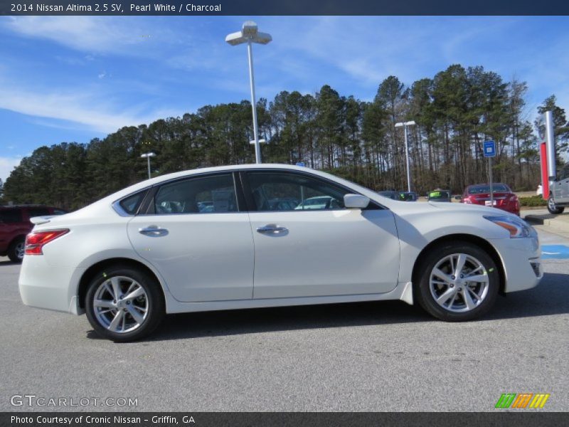 Pearl White / Charcoal 2014 Nissan Altima 2.5 SV